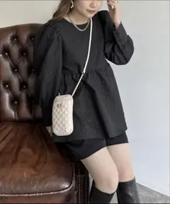 フラワージャガードぺプラムブラウス　プロズヴェール