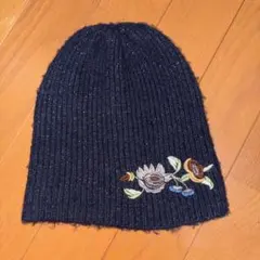 ZARA ネイビー 刺繍ニット帽