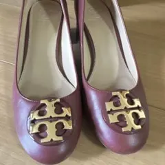 Tory Burch パンプス ボルドー ゴールドロゴのサムネイル