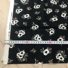 黒地 花柄 巾150cm×長さ約95cm