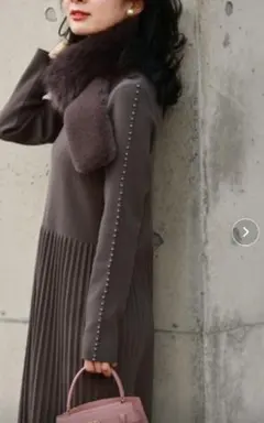 体のラインを拾わない きれいめパールラインワンピースひざ丈 ダークブラウン