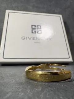 Givenchyゴールドバングル