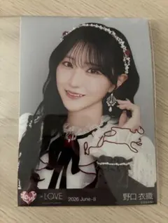 野口衣織　イコラブ　直筆　生写真　レコ大衣装 LOVE 野口衣織 生写真 レコ大衣装① - メルカリ
