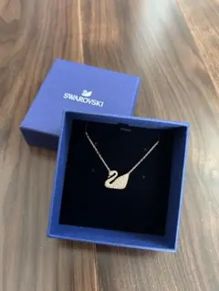 〈正規品〉 Swarovski スワンモチーフ ネックレス