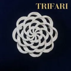 ヴィンテージtrifari ホワイトエナメルフラワーブローチcrownトリファリ