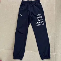 UNDER ARMOUR 黒 長ズボン 140