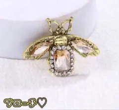 ★蜂モチーフ ブローチ ゴールド ビジュー 大粒 アンティーク風