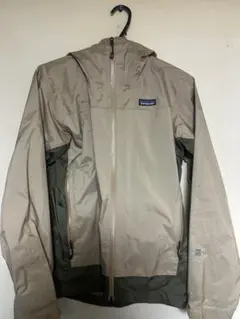 ベージュ マウンテンパーカー