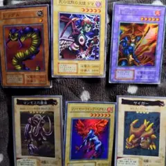 遊戯王カードの青眼の究極竜とまとめ売り