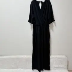 美品✨ブラック 【M】　Vネック オールインワン お出かけ　デート　大人かわいい