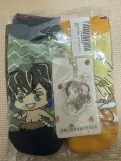 新品未使用！鬼滅の刃 靴下 5足セット & アクリルキーホルダー