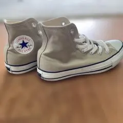 ベージュ スニーカー