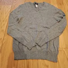 H＆М　グレー Vネック ニットセーター