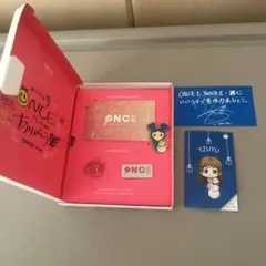 TWICE ファンクラブカード＆バッジセット　ツブリーピンバッジ