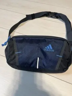 adidas ボディバッグ ネイビー　美品　キッズ