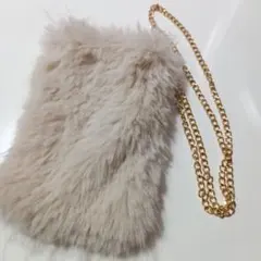 ベージュファーショルダーバッグ ゴールドチェーン付き