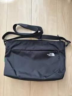 ノースフェイス SIMPLE CROSS BAG M メッセンジャーバッグ 黒