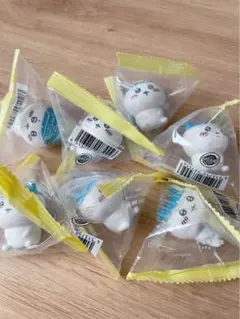 ちいかわ　インテリアミニフィギュア2 パツワレ