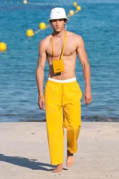JACQUEMUS ネオンイエロー ミニバッグ