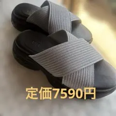 【美品】BEAMS HEART ラメ入り　 シルバークロスストラップ厚底サンダルのサムネイル