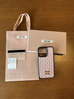 miu miu マテラッセ iPhone13pro ケースのサムネイル