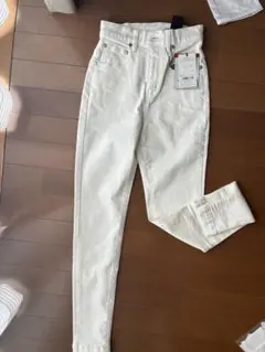ホワイトデニムパンツ サイズ34のサムネイル