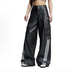 フェイクレザーパンツ カジュアルパンツ