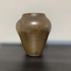 ブラウン 陶器 一輪挿し 中型