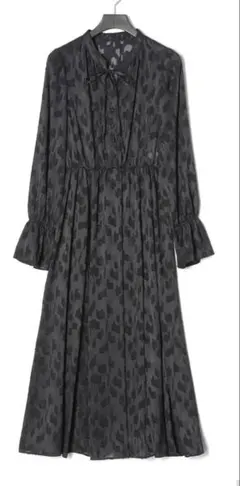 レオパード柄 黒 長袖ワンピース ひざ丈