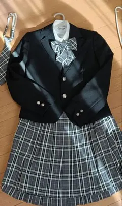 卒業式 160 フォーマルスーツ 黒とチェック柄 女子