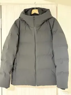 ユニクロ　シームレスダウンパーカー　ダークグレー　2025年12月購入