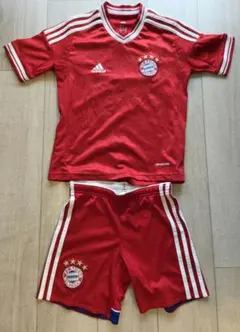 adidas FC Bayern Munich ユニフォームセット 130のサムネイル