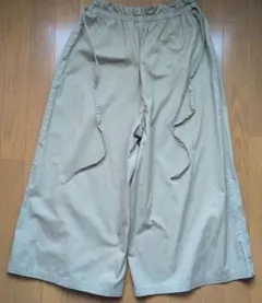 Cutie Blonde ベージュ ガウチョパンツのサムネイル