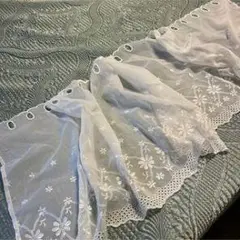 ホワイト刺繍レースカーテン アイレット付き