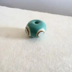 ターコイズブルーとんぼ玉