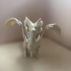 103. ポケットモンスター　レシラム　フィギュア 約13×20cm