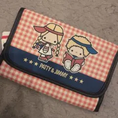 【新品】しまむら サンリオ パティ&ジミー ポーチ 多収納ケース　チェック柄