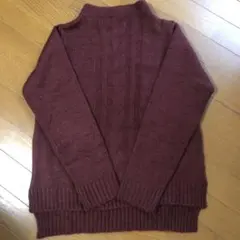 モックネックケーブル編みニット