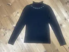 フリル付きブラックリブニット長袖