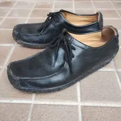 clarks ナタリー ワラビー レザー クレープソール ドライビングシューズのサムネイル