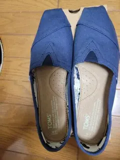 TOMSコットンスリッポン 紺色
