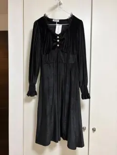 ブラック長袖ドレス ボタン付き