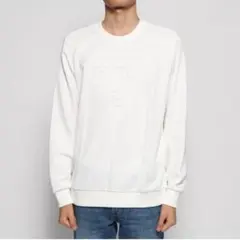 GUESS ゲス エンボスロゴ ホワイトスウェット