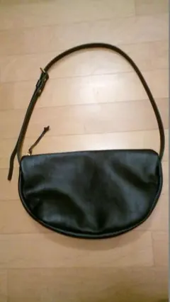 HERZ ビーンズショルダーバッグ 黒 Mサイズのサムネイル