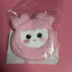 TWICE モモ　ぬいぐるみ　ポーチ　缶バッチ TWICE POPUP サンリオ 缶バッチポーチ モブリー モモ - メルカリ