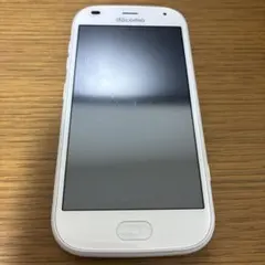 docomo F-42A ホワイトスマートフォン 本体のサムネイル