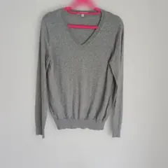 UNIQLO Vネックセーター グレー 長袖