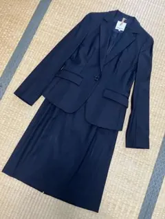 組曲　スーツ　スカート　黒　ウール　シルク