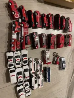 ミニカーセット 赤と白の消防車とパトカー④ 31台