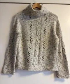 アンヌモネ ケーブル編みタートルネックニット